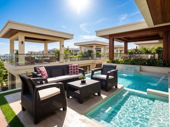 LIKE NEW - outdoor furniture