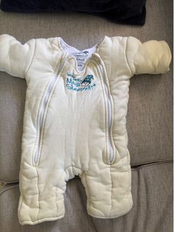 Baby magic Merlin sleep suit size small