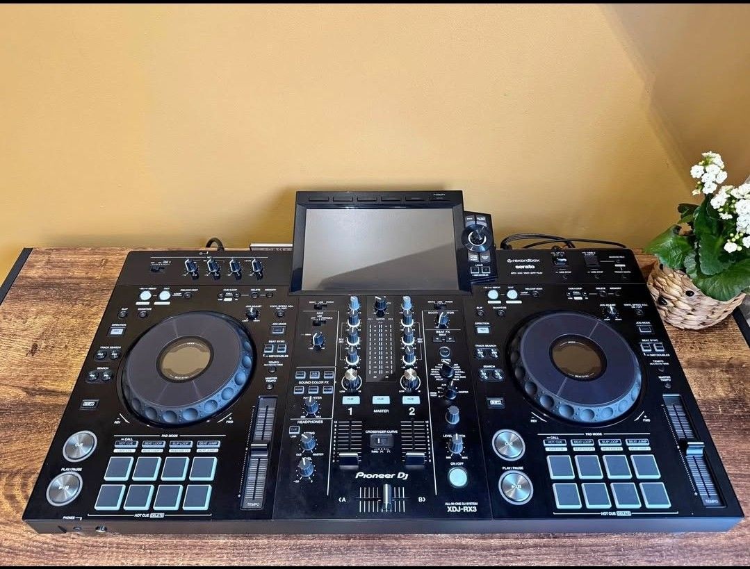 Pioneer XDJ-RX3 With Dust Cover and Original Box