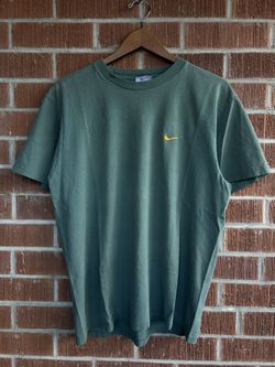 Vintage 90s Men’s Nike Essential Olive Green Faded T-shirt