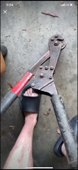 Crescent H.K. Porter 28-inch Ratcheting Guy Strand Cutter (Model 8690CK)
