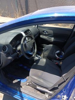 2015 Nissan versa note sv $1000