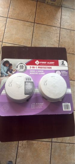 First Alert 2-in-1 Smoke & Carbon Monoxide Alarms 2-Pack