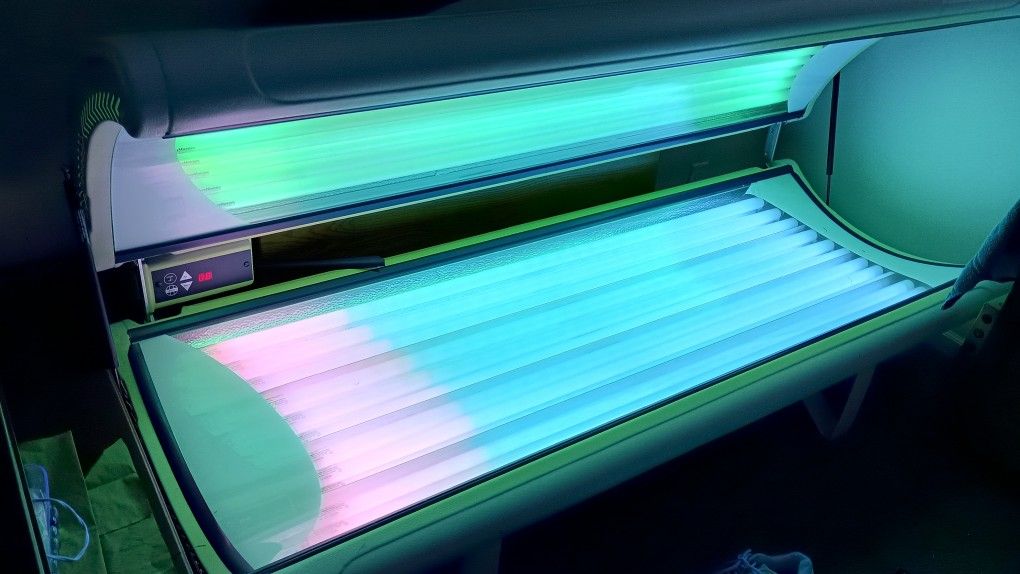 Virtual Sun 24 Bulb 120 Volt Tanning Bed