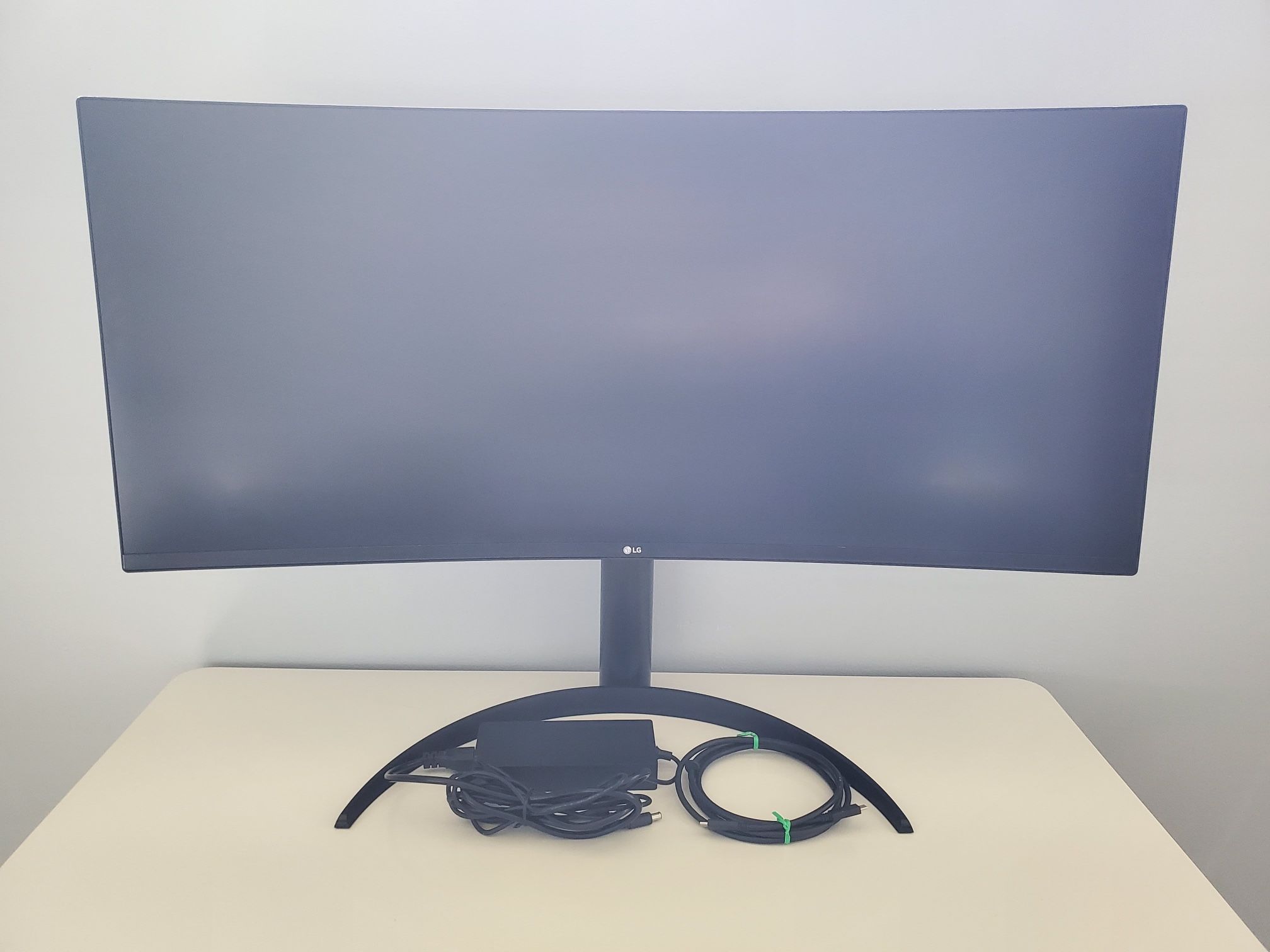 VERY NEW LG 34" UltraWide QHD Curved Monitor, 160Hz, HDR10, USB-C (65W PD), FreeSync Premium Pro