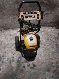 DeWalt 1.1 gpm 2400psi pressure washer