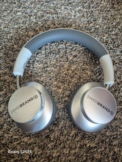 SwissBrand Over-Ear Headphones Silver