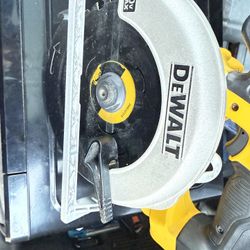 Dewalt Circular Saw  20v 6 1/2 Only Tool
