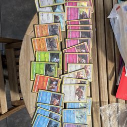 Pokémon TCG Trading Card Game Bundle Detective Pikachu NM Cards 25+ 