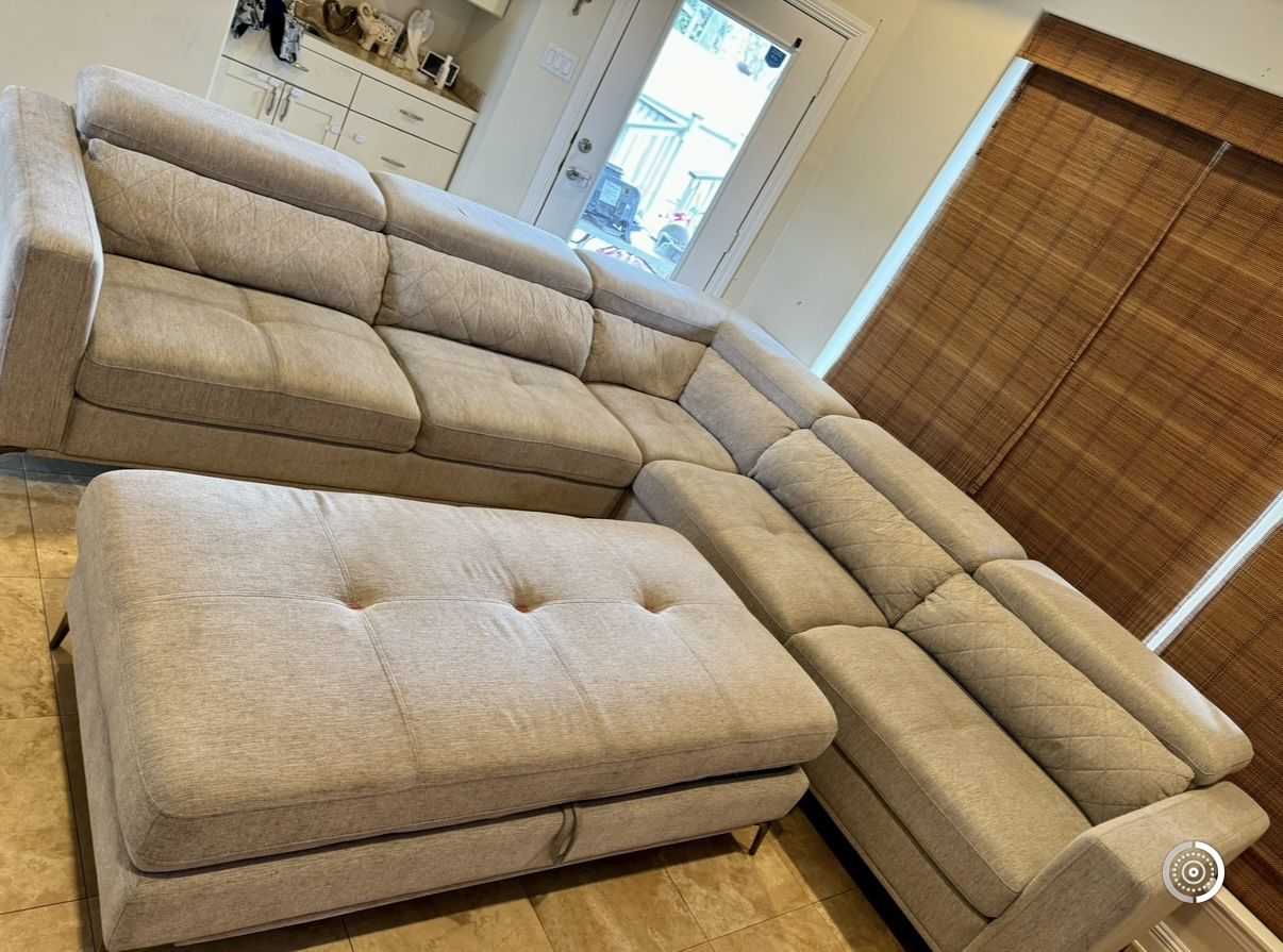 Sectional & Ottoman 