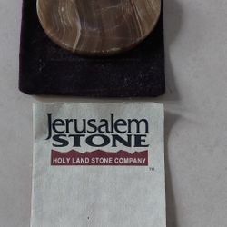 Worrie Stone. With Bag