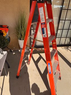 Werner 6ft Fiberglass Step Ladder 300lb