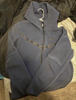 Blue nike tech