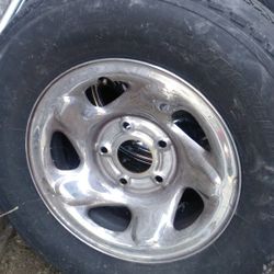 Used tires and rim came off a truck size 18 tires