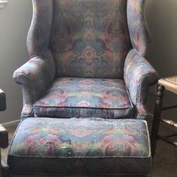 Arm Chair With Ottoman 
