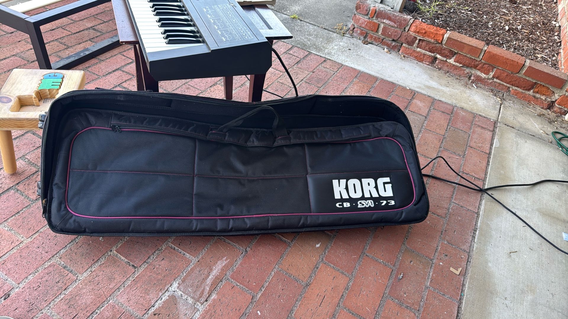 Korg CB SV1 73 Rolling Keyboard Case