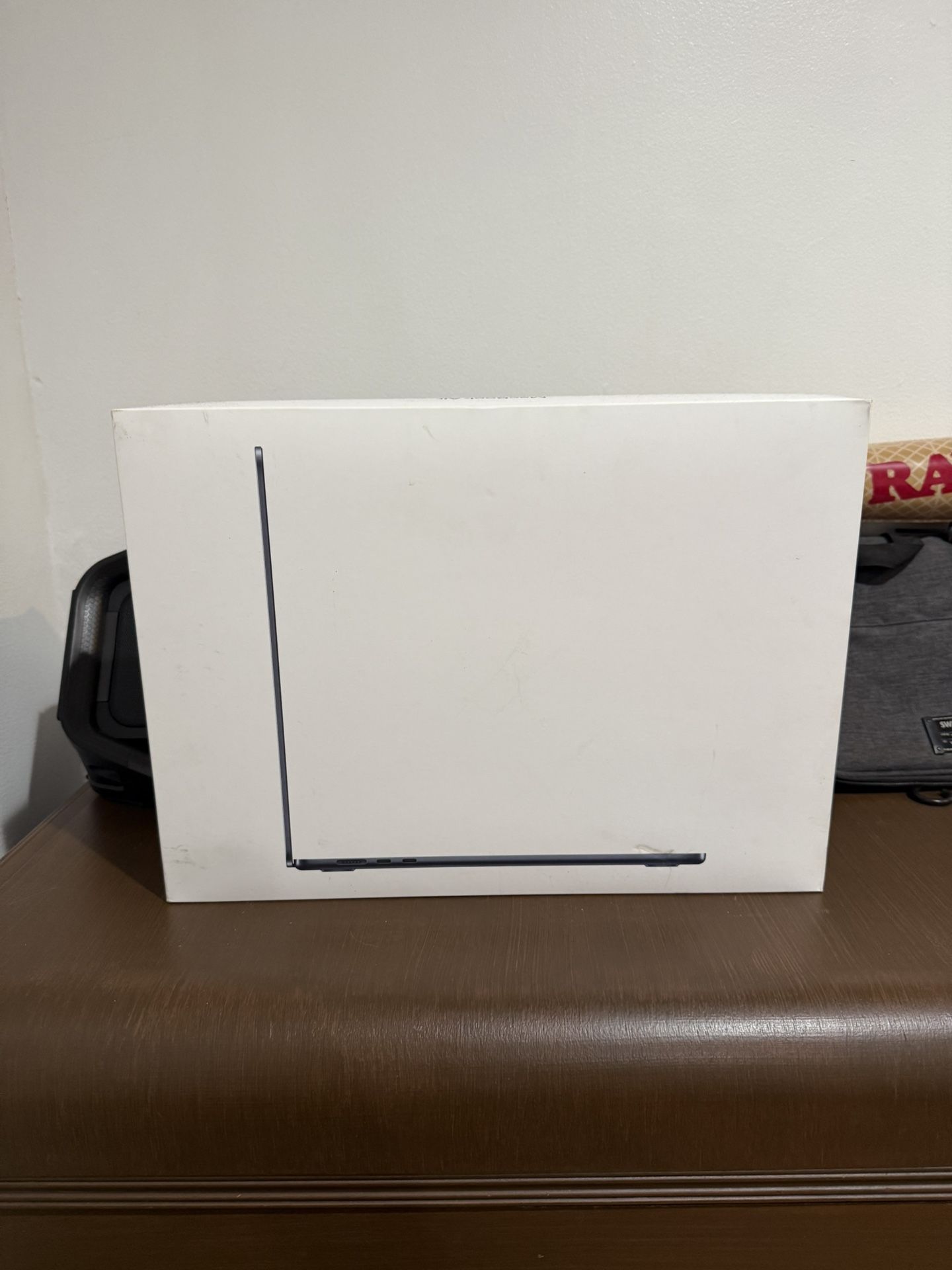 Apple Mint A3114 15-inch MacBook Air With M3 Chip 256GB 16GB Unified Memry 8-core CPU 10-core GPU With AppleCare