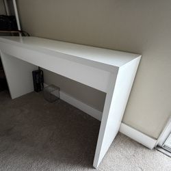 White side Table