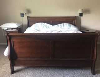 King Sleigh Bed 