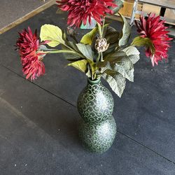 Green Base With 3 Faux Flowers