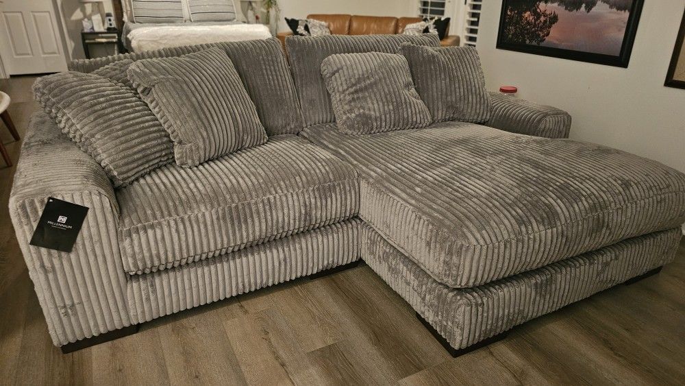 New Lindyn 2 Piece Chaise Sofa