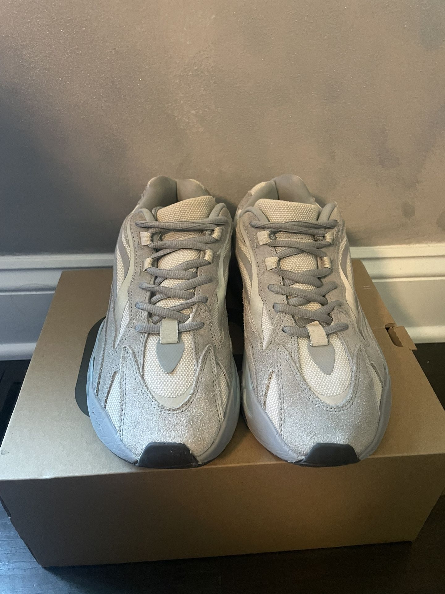 Size 7 Yeezy 700 Blue