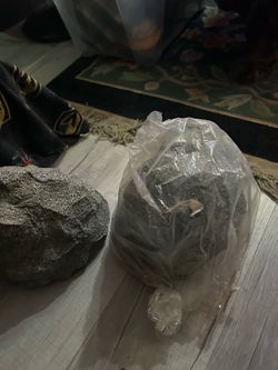 2 rock speakers