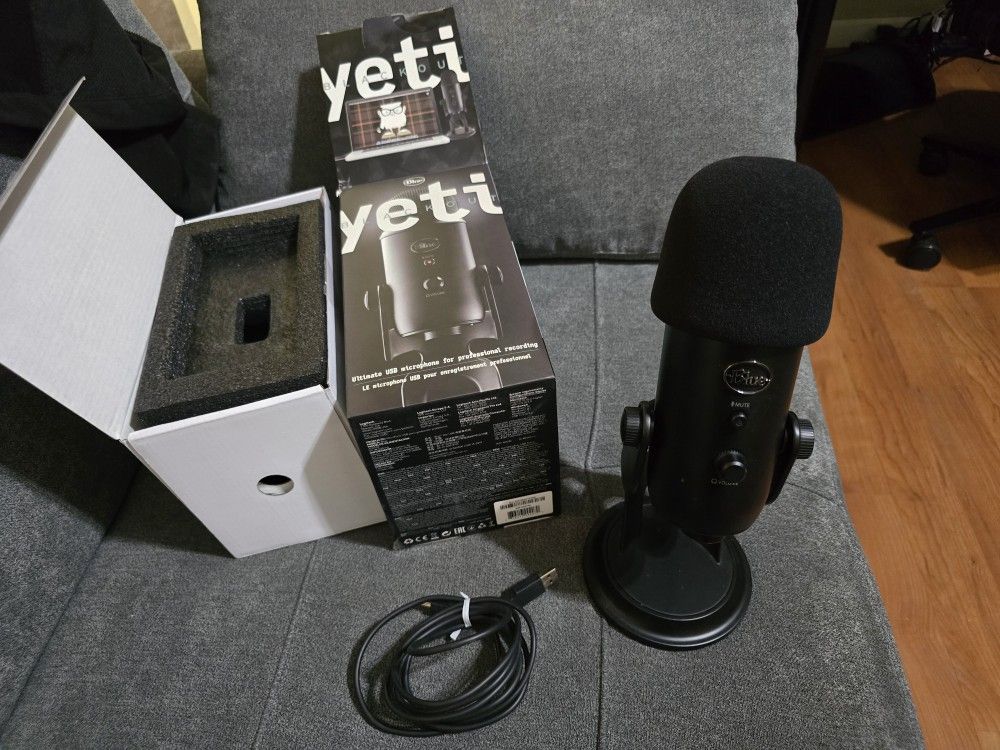 Blue Yeti Microphone Blackout Edition