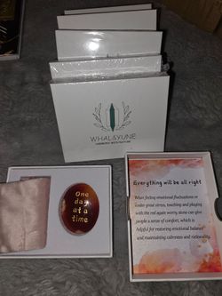 Whal&Yune Red Agate Worry Stone Gift Set