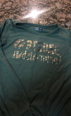 Girls shirt good condition girls size 10-12