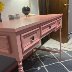 Desk/Vanity/Table