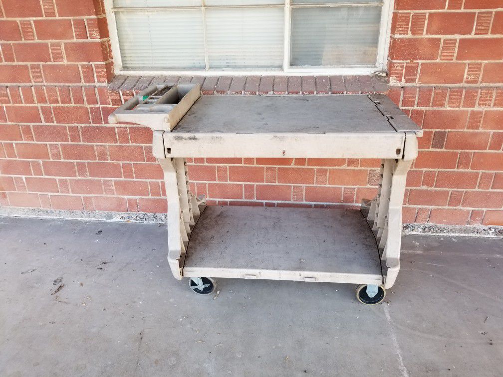 RUBBERMAID 4500 Gray Rolling Utility Cart 16 x 30 for Sale in Boca Raton,  FL - OfferUp