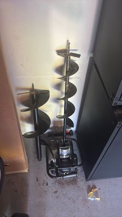 Gas Auger with 2 Attachements