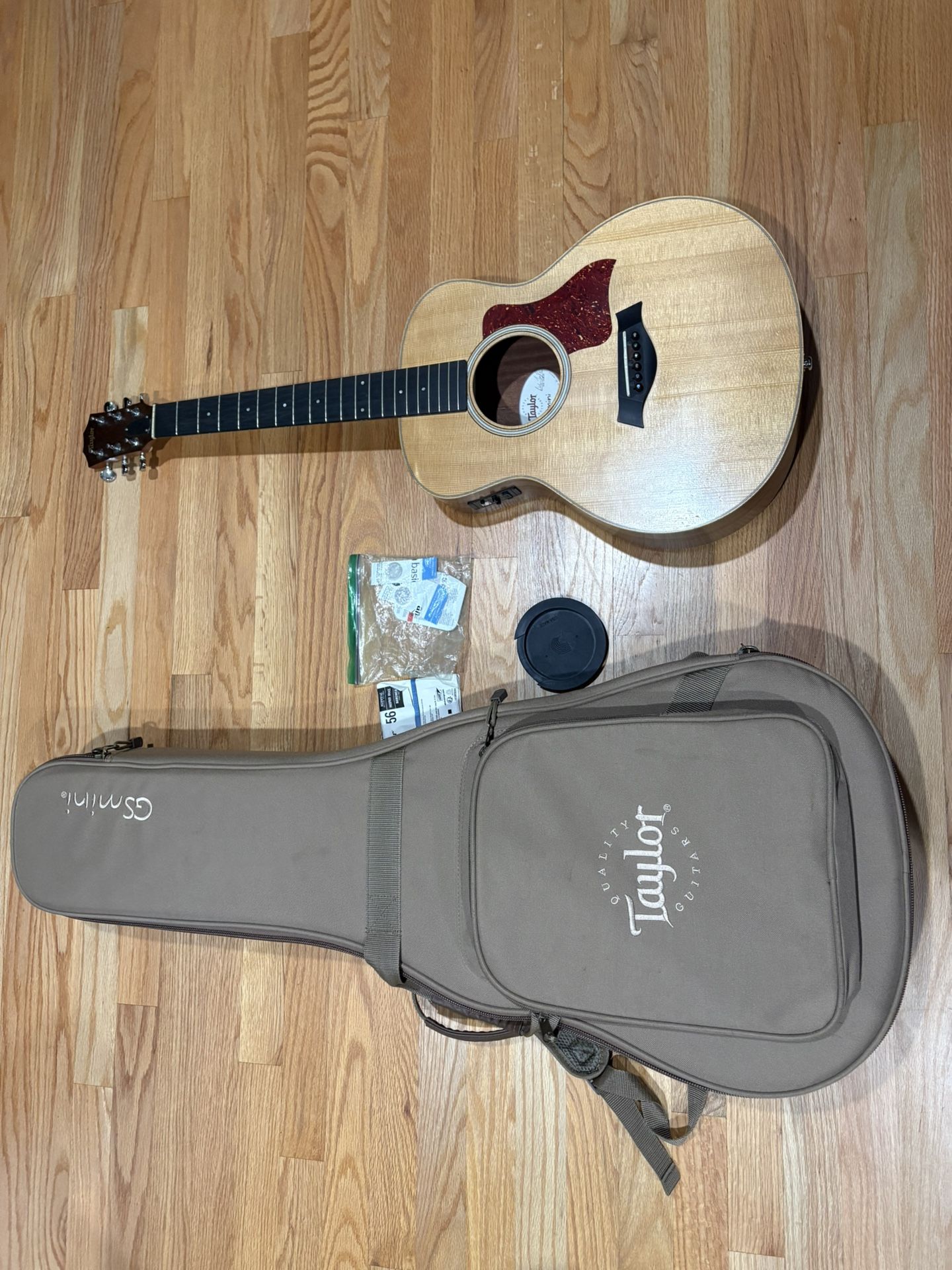 Taylor GS-mini-e Mahogany Acoustic Electric Guitar With Case
