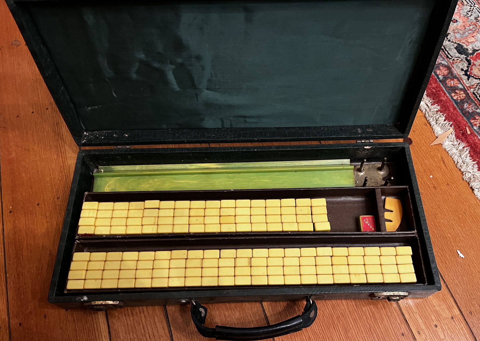Vintage Mahjong Set