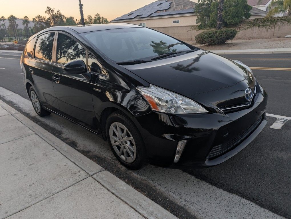 2014 Toyota Prius V