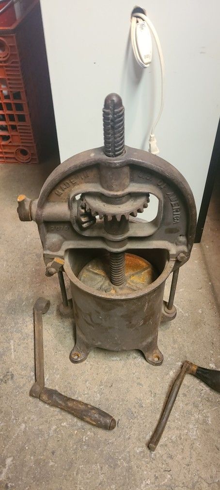 1876 enterprise 4 Qt sausage stuffer