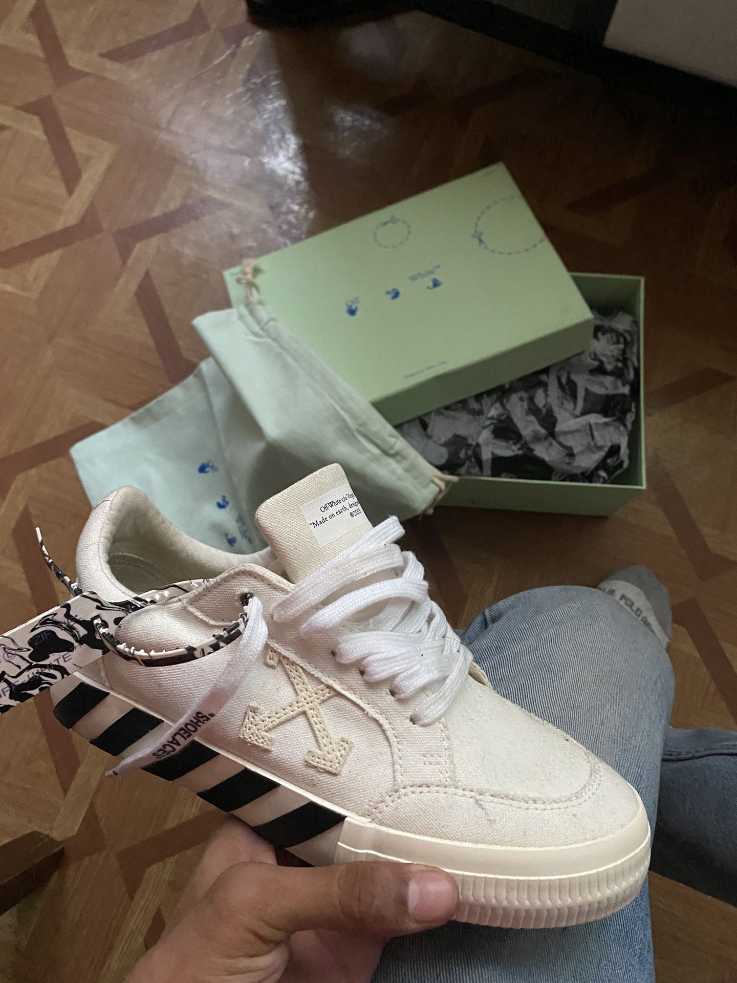 Offwhite Sneakers