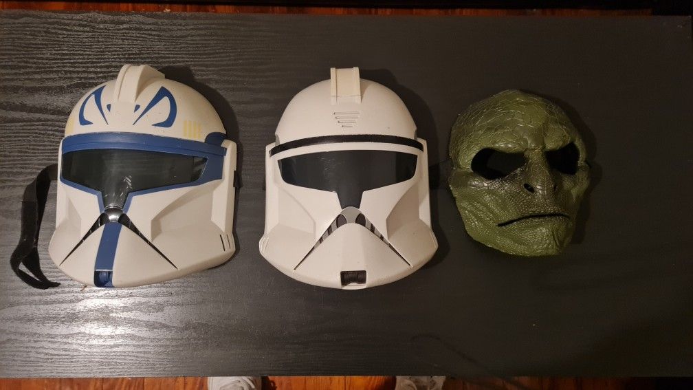 Halloween Masks: 2 STAR WARS & 1 LIZARD GODZILLA
