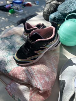 Sketchers Shoes