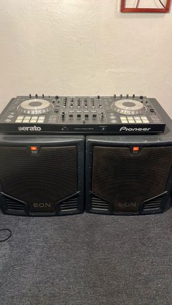 JBL EON 500 SUBS AND MIXER 5 XLR CABLES