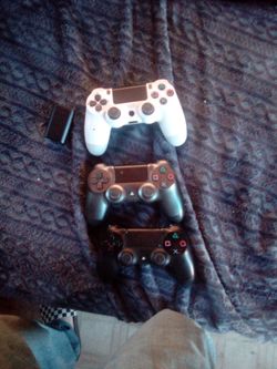 Playstation 4 controllers