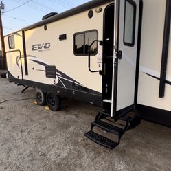 2016 Forest River Stealth EVO 290QBS