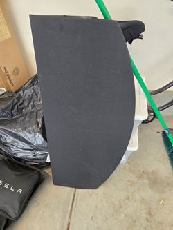 Tesla model y items