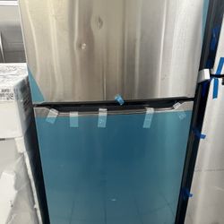 Frigidaire Top Freezer Refrigerator In Stainless Steel 