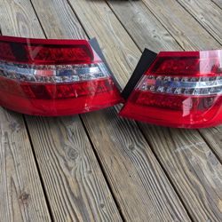 2010-2013 Mercedes Benz E-Class Sedan LED Tail Light