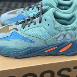 YEEZY BOOST 700 Men’s size 11
