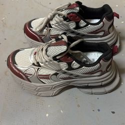 Woman’s Shoes