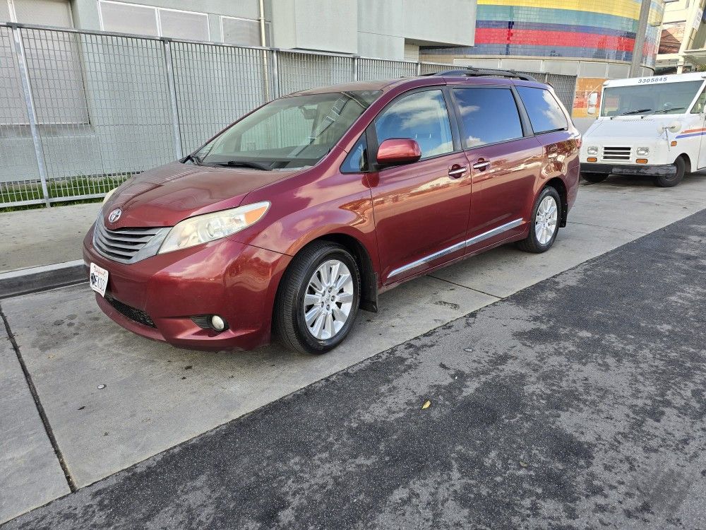 2015 Toyota Sienna