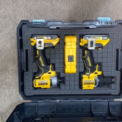 Dewalt ATOMIC 20-Volt Brushless Cordless Drill Set